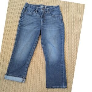 Lee Womens Regular Fit Capri Jeans Medium Wash Mid Rise Denim Size 6M